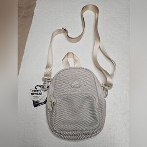 Adidas🔥HOST PICK 🔥2 WAY UNISEX BAG Crossbody or Backpack Brand New With Tags